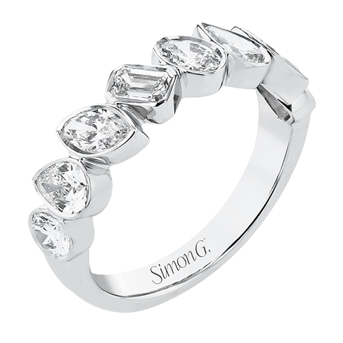 Simon G 18 Karat White Gold 1.56 cts Multi Shape Diamond Bezel Set Ring With Miligrain
size 6.5