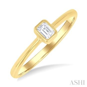 10 Karat Yellow Gold Emerald Shape Bezel Set Petite Emerald Cut Diamond Fashion Ring 0.16 Ct
Ring Size : 7
