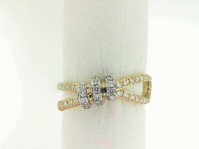 Simon G 18 Karat Yellow And White Gold Diamond Twist Ring 0.28 Ct
Size 6.5