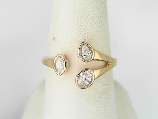 14 Karat Yellow Gold Multi Shaped Diamond Bypass Ring 0.25 Cts
Ring Size: 8