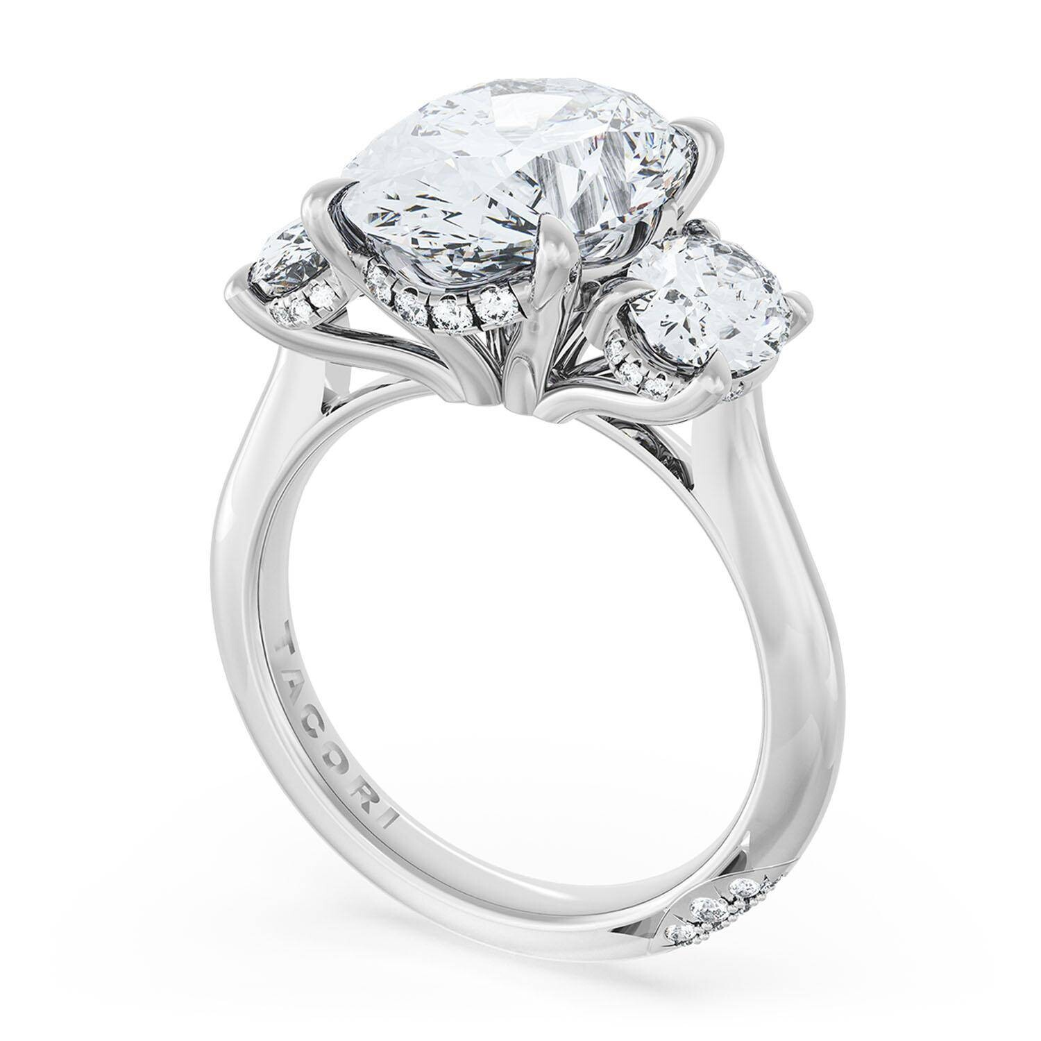 Tacori Platinum Founder's Collection Oval 3-Stone Engagement Ring 0.72 ct
size 6.5