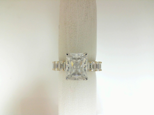 Verragio 14 Karat Yelllow And White Gold Emerald/Round Brilliant Cut Diamond Engagement Ring 3.03 Cts
size 6.5