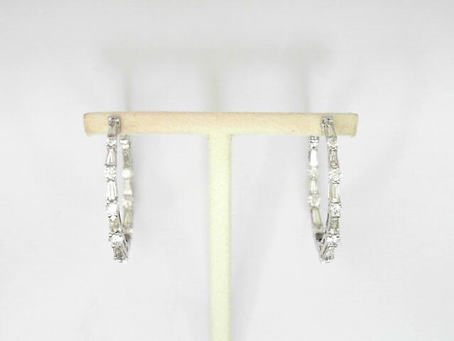 18 Karat White Gold Bagguette Cut And Round Brillint Cut Diamond Inside Outside Hoops 2.30Cts