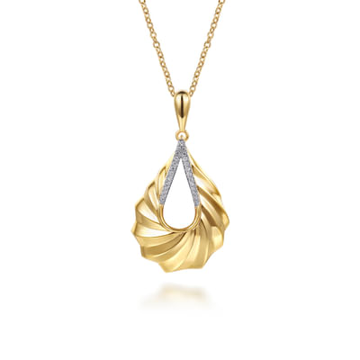 Gabriel & Co14 Karat Yellow Gold Diamond and Diamond Cut Lumiere Pendant Necklace-0.11ct
Length:17.5