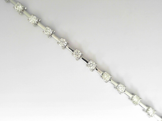 14 Karat White Gold Round Brilliant Cut Diamond Line Bracelet 3.77 Cts
Length/Size: 7 Inch