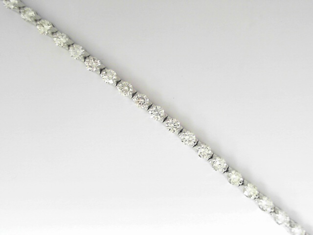 14 Karat White Gold Round Brilliant Cut Diamond Line Bracelet 5.20 Cts
Length / Size ; 7 Inch