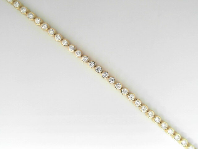 14 Karat Yellow Gold Round Brilliant Cut Diamond Line Bracelet 2.0 Cts
Length / Size: 7 Inch
