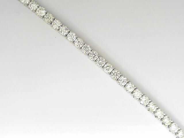 14 Karat White Gold Round Brilliant Cut Diamond Line Bracelet 8.26 Cts 
 Length / Size: 7 Inch