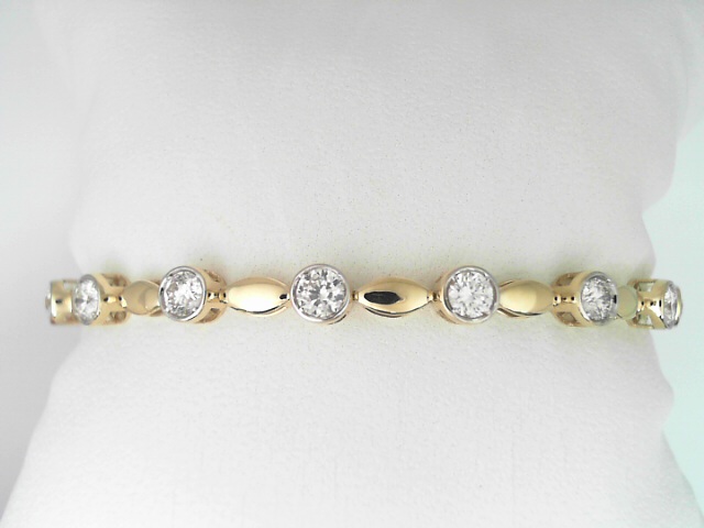 14 Karat Yellow Gold Round Brilliant Cut Bezel Set Bangle Bracelet 1.32 Cts
Size: 6.5