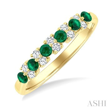 14 Karat Yellow Gold Round Cut Emerald And 0.20 Ct Diamond Ring 
size 6.5