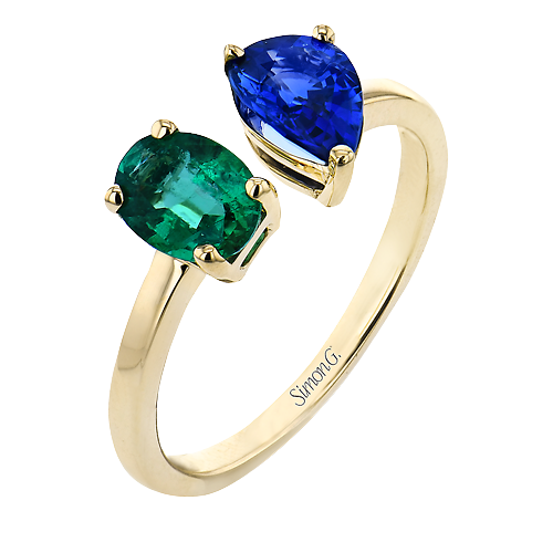 Simon G 18 Karat Yellow Gold 1.00 ct Pear Shape Sapphire And 0.69 ct Oval Emerald Et Toi Moi Ring 
size 6.5
