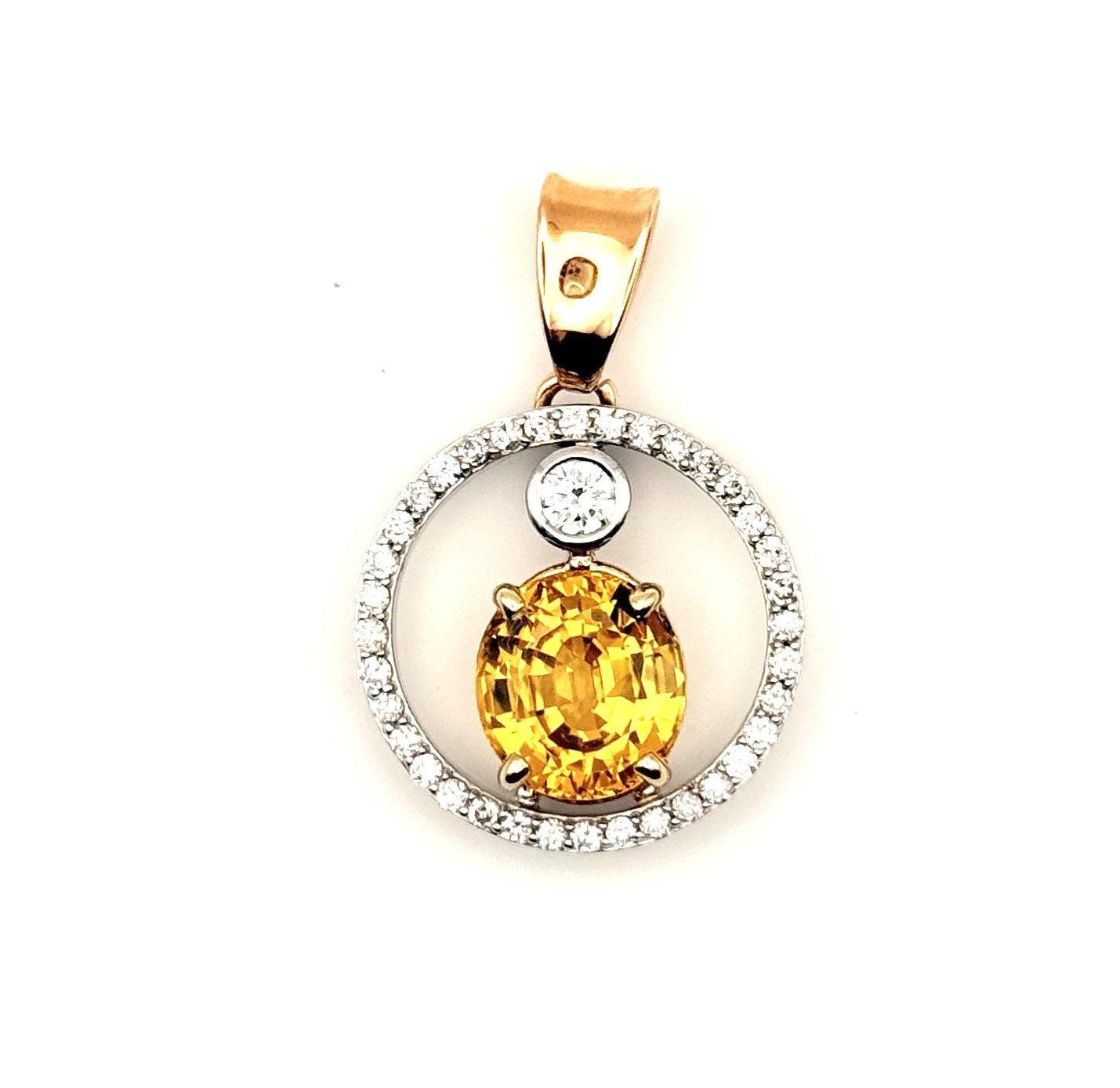 Estate 14 Karat Yellow & White Gold Diamond & Citrine Pendant With 1.30Tw Round Diamonds (AS IS)
Citrine measures 11.2 x 10.5 x 7.1 mm
Very Good Condition