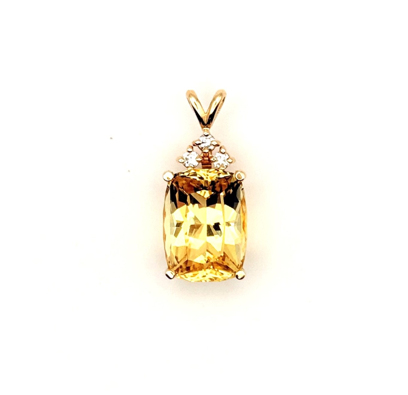 Estate 14 Karat Yellow Gold Diamond & Heliodor Beryl (15 X 11.2 X 9 mm) Pendant (AS IS)
Very Good Condition
