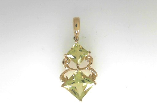 Estate 14 Karat Yellow Gold Double Princess  Pendant(AS IS)
Length: no chain
