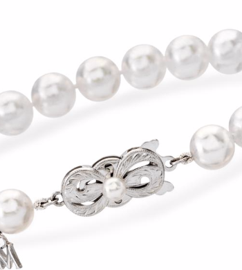 Mikimoto 18 Karat White Gold Akoya Pearl Bracelet  6.0 x 6.5mm A Quality
7 Inch