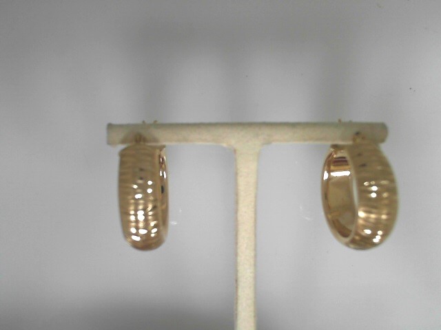 Estate 14 Karat Yellow Gold Diamond Cut Earrings
