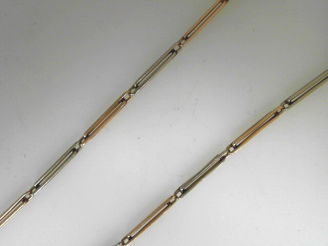 Estate14 Karat Yellow/White Link Chain Length: 16