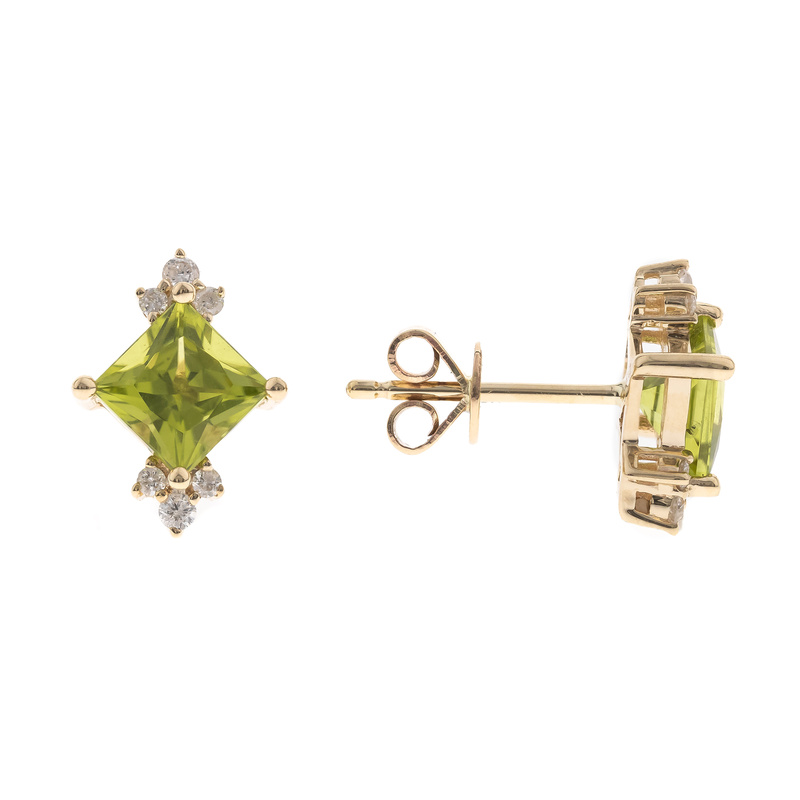 10ky Peri Studs P=1.42cttw D=.10cttw