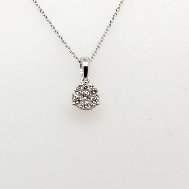 14kw .20cttw Diamond Cluster Pendant