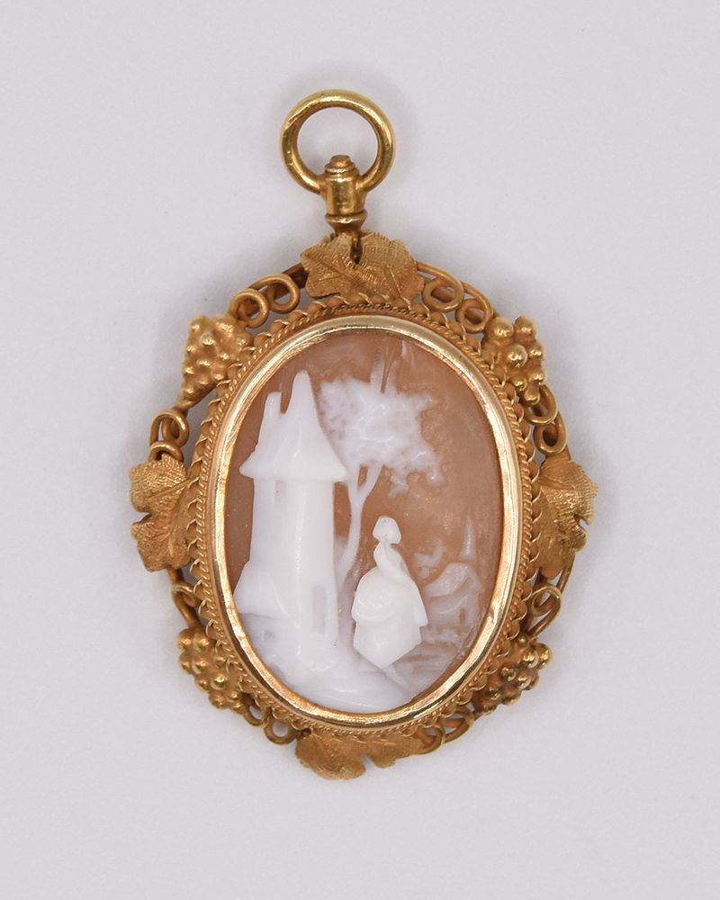 Estate14K Gold Cameo Enhancer.