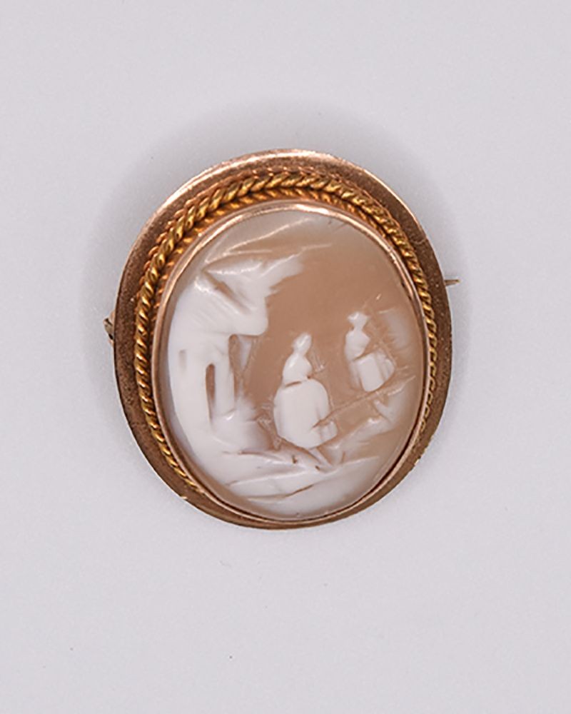 Estate10K Gold Small Cameo Pin.