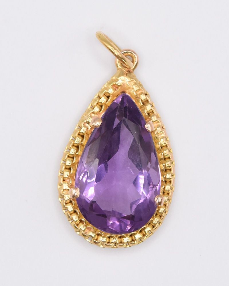 Estate18K Gold Pear Amethyst Pendant.