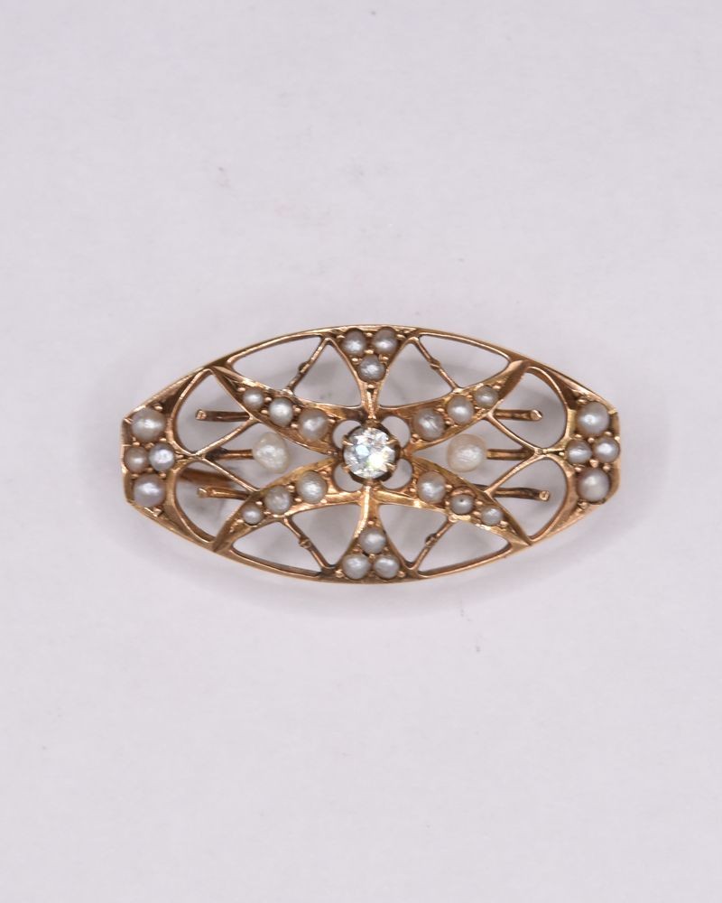 Estate14K Yellow Gold Pearl Filigree Pin.