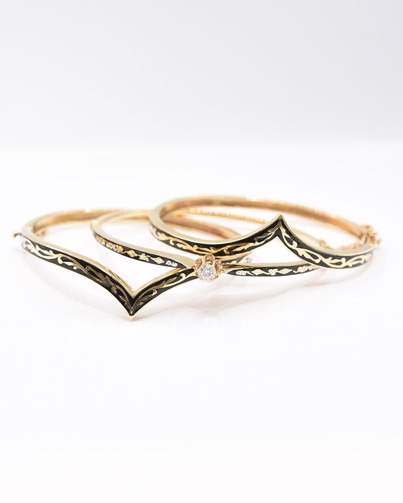 14kt White Gold Estate Diamond & Black Enamel Straight line Bangle.