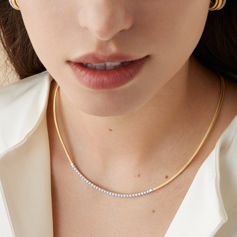 18K Yellow Gold Masai Single Strand Coil Collar With Diamond Bar
