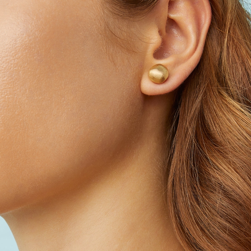 18K Yellow Gold Africa Stud Earrings