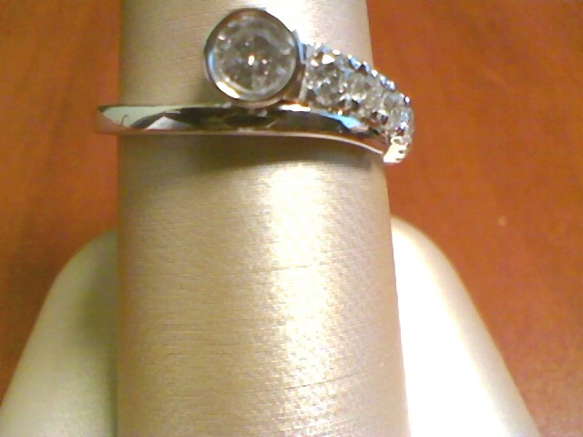 1/2CT DIA ONE SIDE BYPASS RING