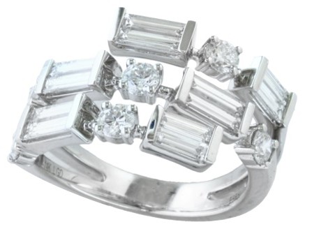 LAB GROWN FNCY BAQ/RND RING