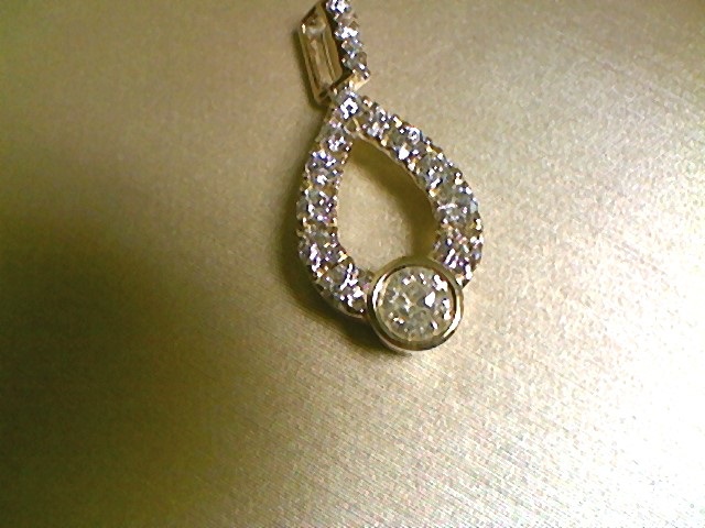 1/2CT RND DIA BEZEL, PEAR SHAPE PEND