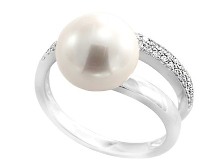 14k White Gold Diamond/ Pearl Ring