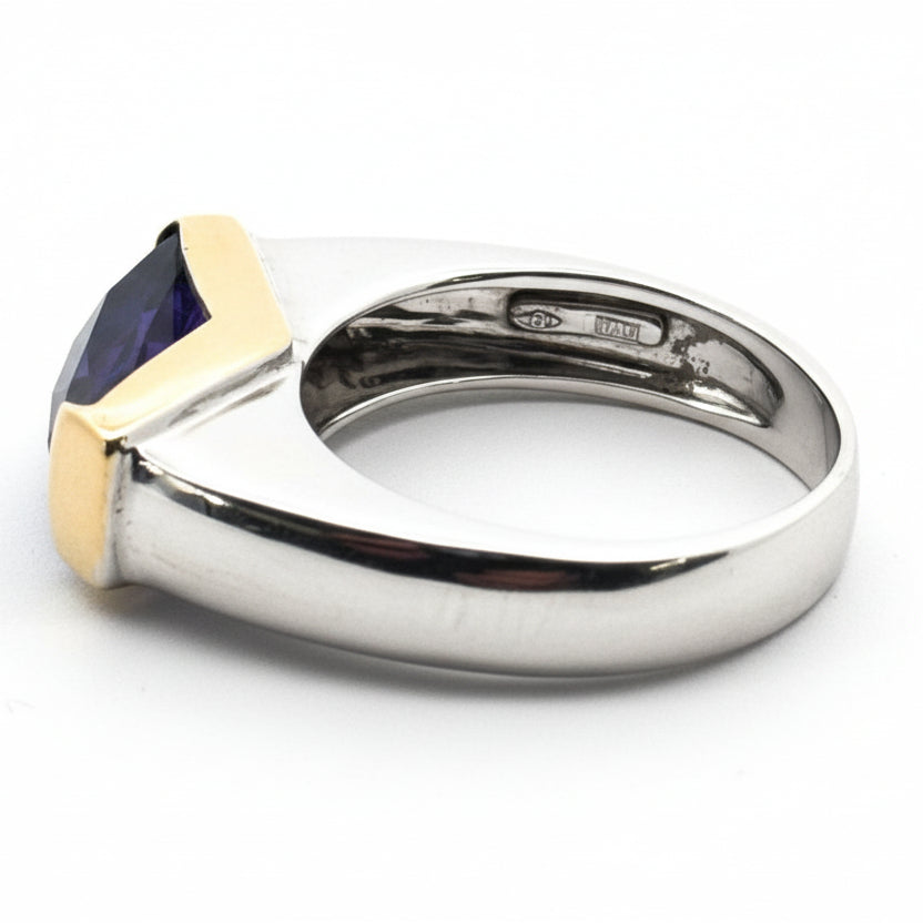 Italian Ring, 1 Amethyst 4.00ct, 18K White/Yellow Gold 9.02g. All Weights Estimated.