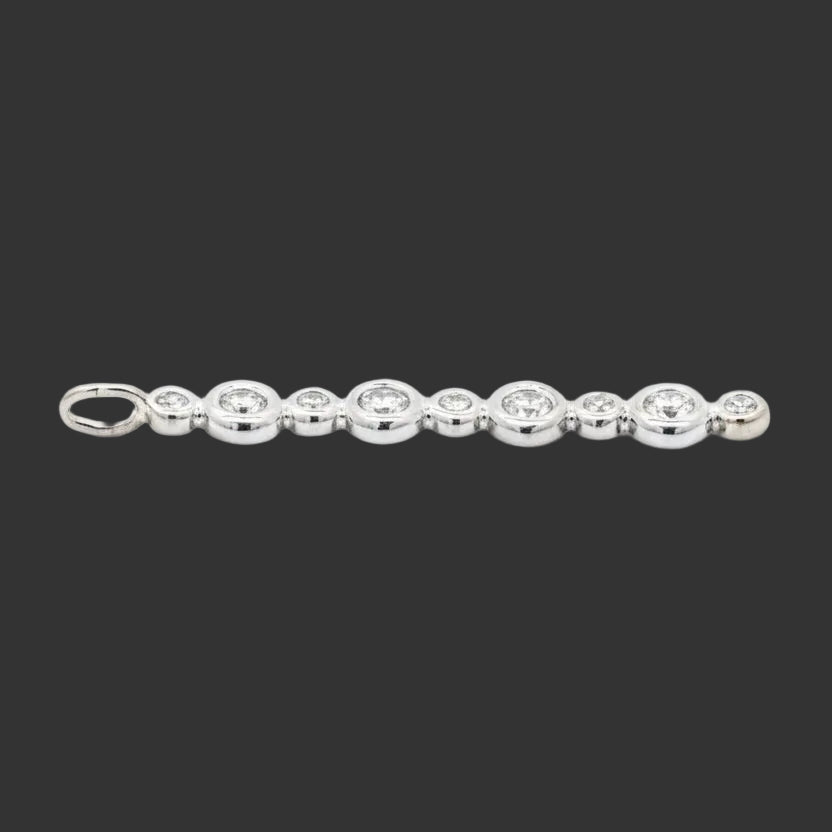  Pendant 9 Round Brilliant Cut Diamond 0.25cttw.  G-H VS2-SI1 18K White Gold 0.85g