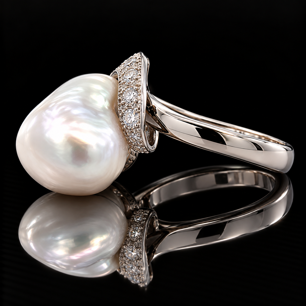 Estate Ring, 14 Round Diamond 0.41 cttw  G-H VS1-SI1,1 South Sea Pearl WHITE Platinum 12.04g. All Weights Estimated.