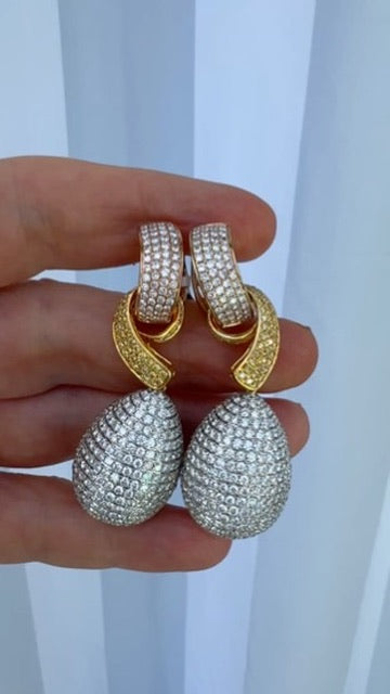 Estate Earrings, Round Brilliant Cut Diamond 16.50 ct  G-H VS1-SI1, Round Brilliant Cut Diamond 1.37 ct  Fancy Pink VS1-SI1, Round Brilliant Cut Diamond 1.01 ct  NFY VS1-SI1 18K White/Yellow/Rose Gold 30.36g