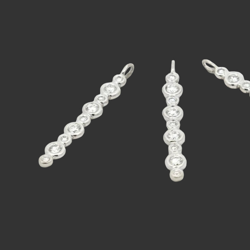  Pendant 9 Round Brilliant Cut Diamond 0.25cttw.  G-H VS2-SI1 18K White Gold 0.85g