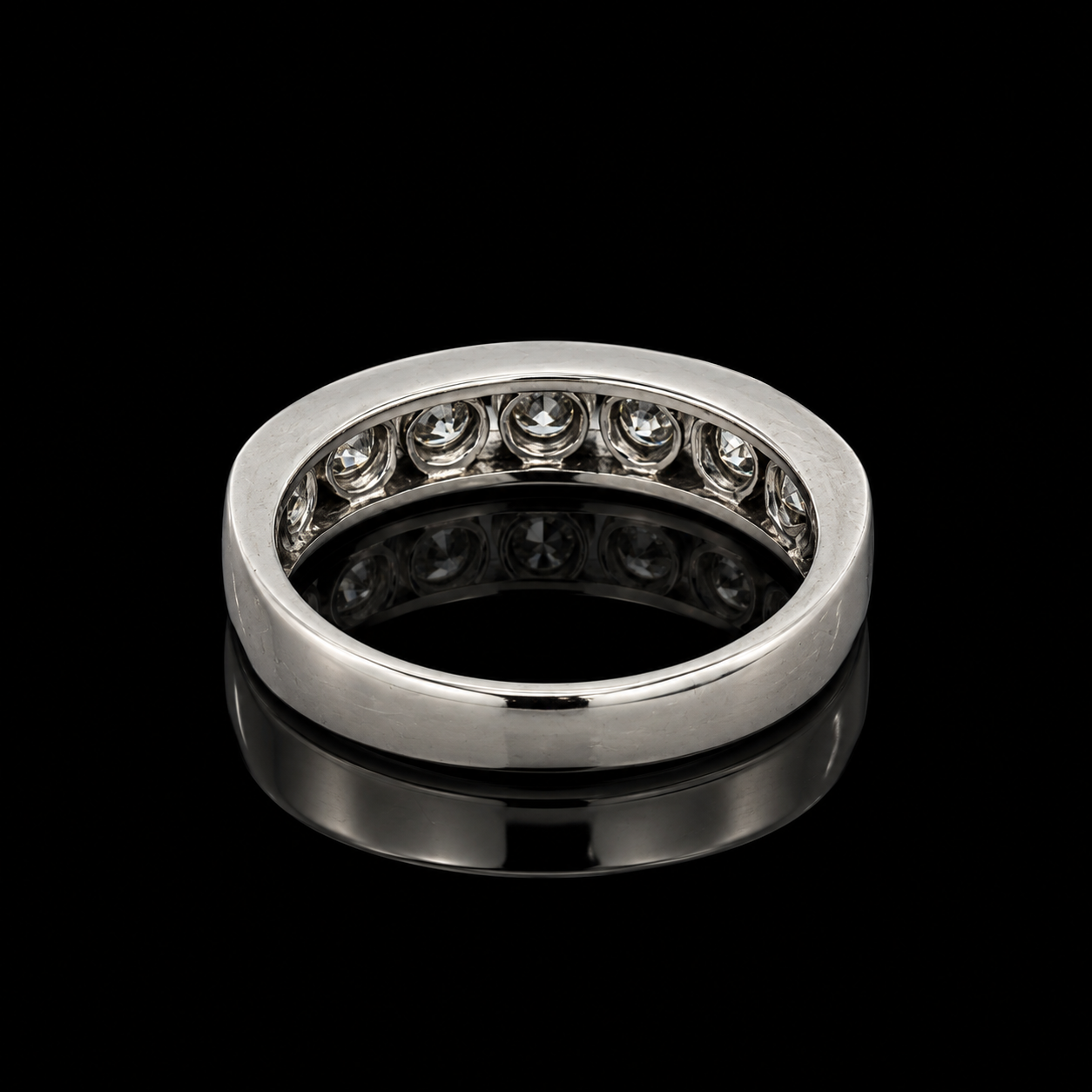 Estate Ring 7 Round Brilliant Cut Diamond 1.03 cttw  VS1-SI2 Platinum 5.53g. All Weights Estimated.