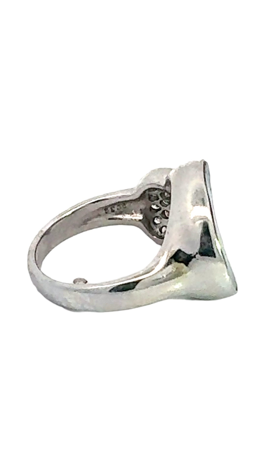 Estate Ring, 0 Round Diamond 0.30 ct  H-I SI1-SI2, 1 Cabochon Black Opal 4.26 ct  Platinum 6.00g