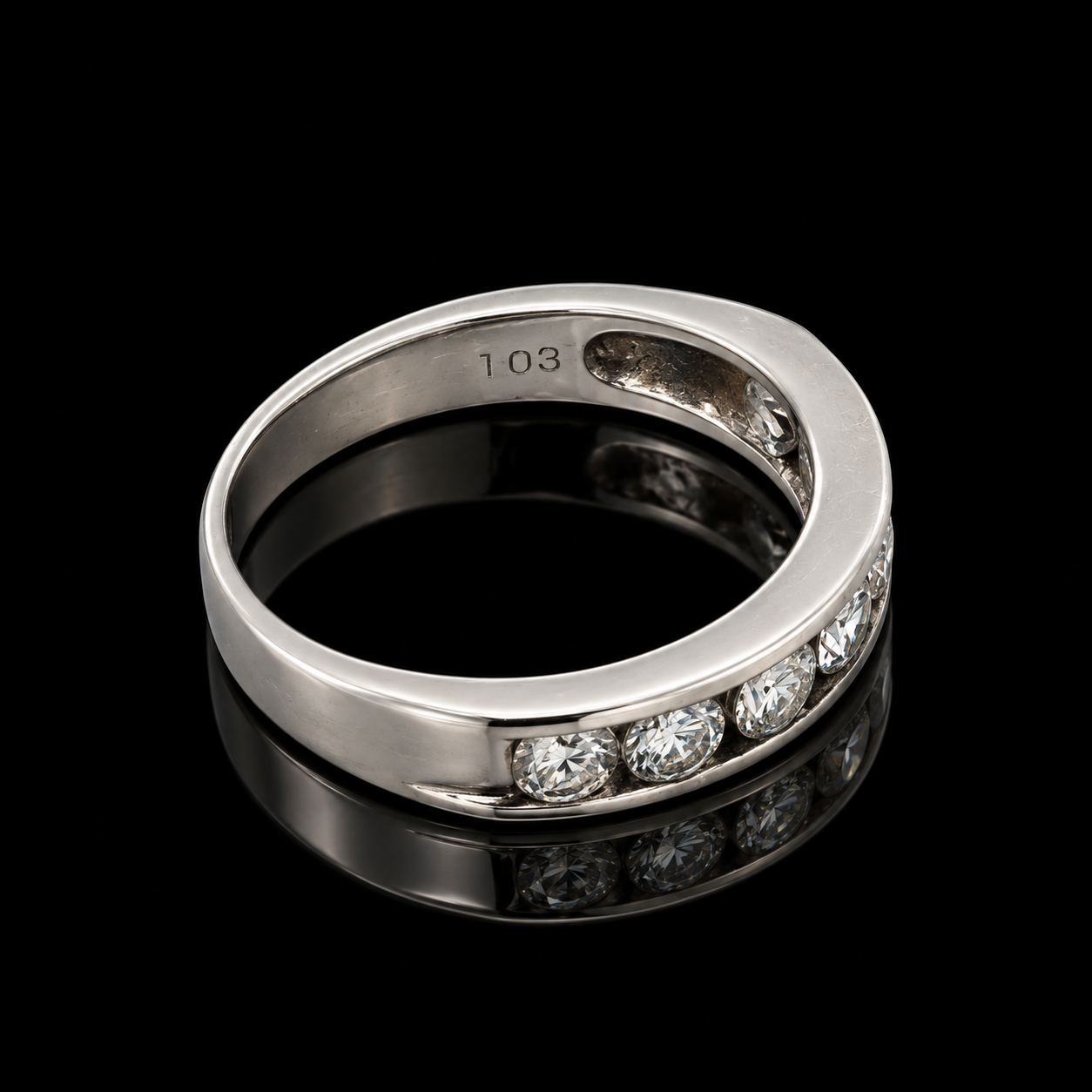 Estate Ring 7 Round Brilliant Cut Diamond 1.03 cttw  VS1-SI2 Platinum 5.53g. All Weights Estimated.
