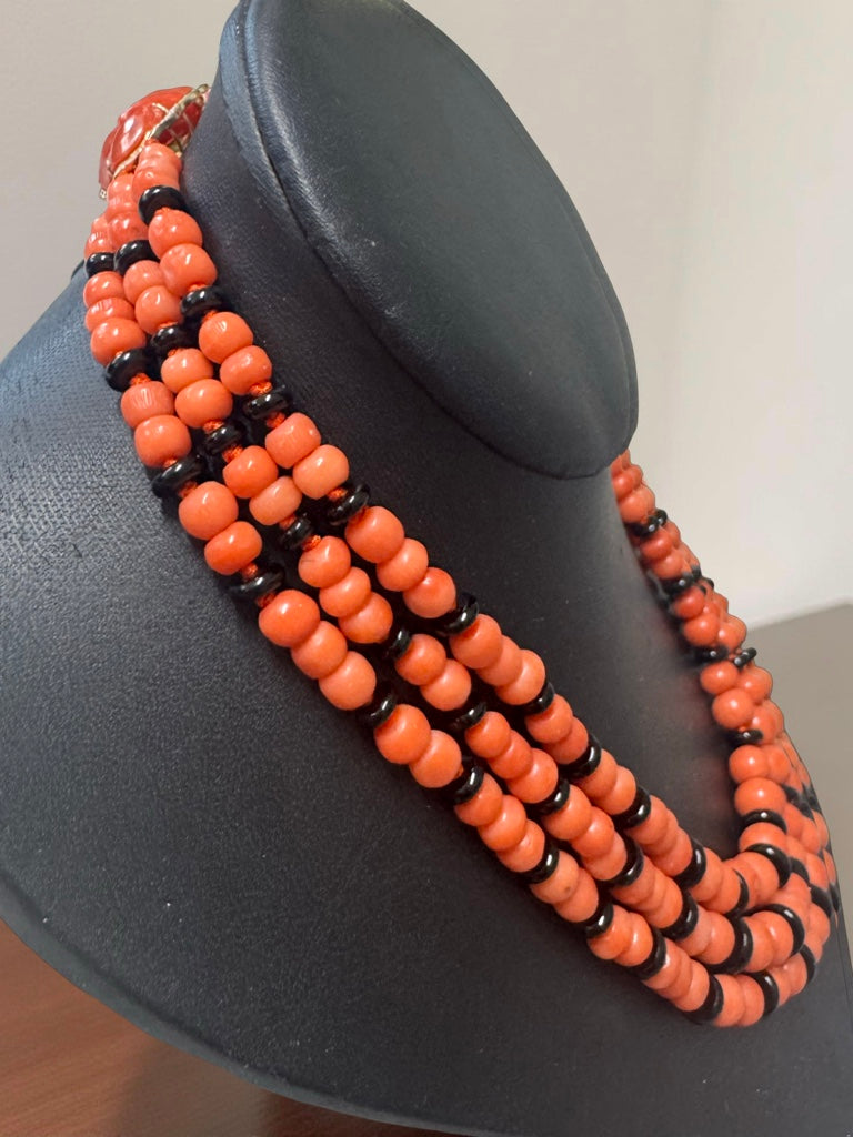 Italian Necklace, Round Brilliant Cut Diamond 0.29cttw.  H-I VS2-SI1, Coral Round, Onyx Rondelles Cut, Coral Freeform 8.85 ct.  18K Yellow Gold 19.50g