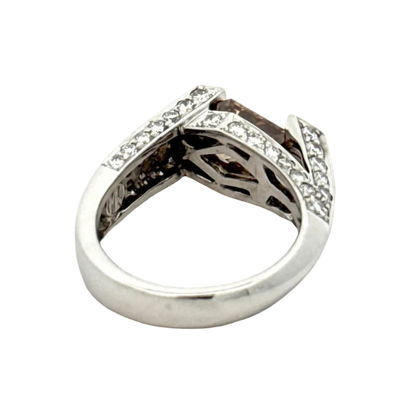 Estate Ring, 1 Trillion Cut Diamond 1.08 ct , Round Brilliant Cut Diamond 1.14 ct  G-H VS1-SI 18K White Gold 7.10g