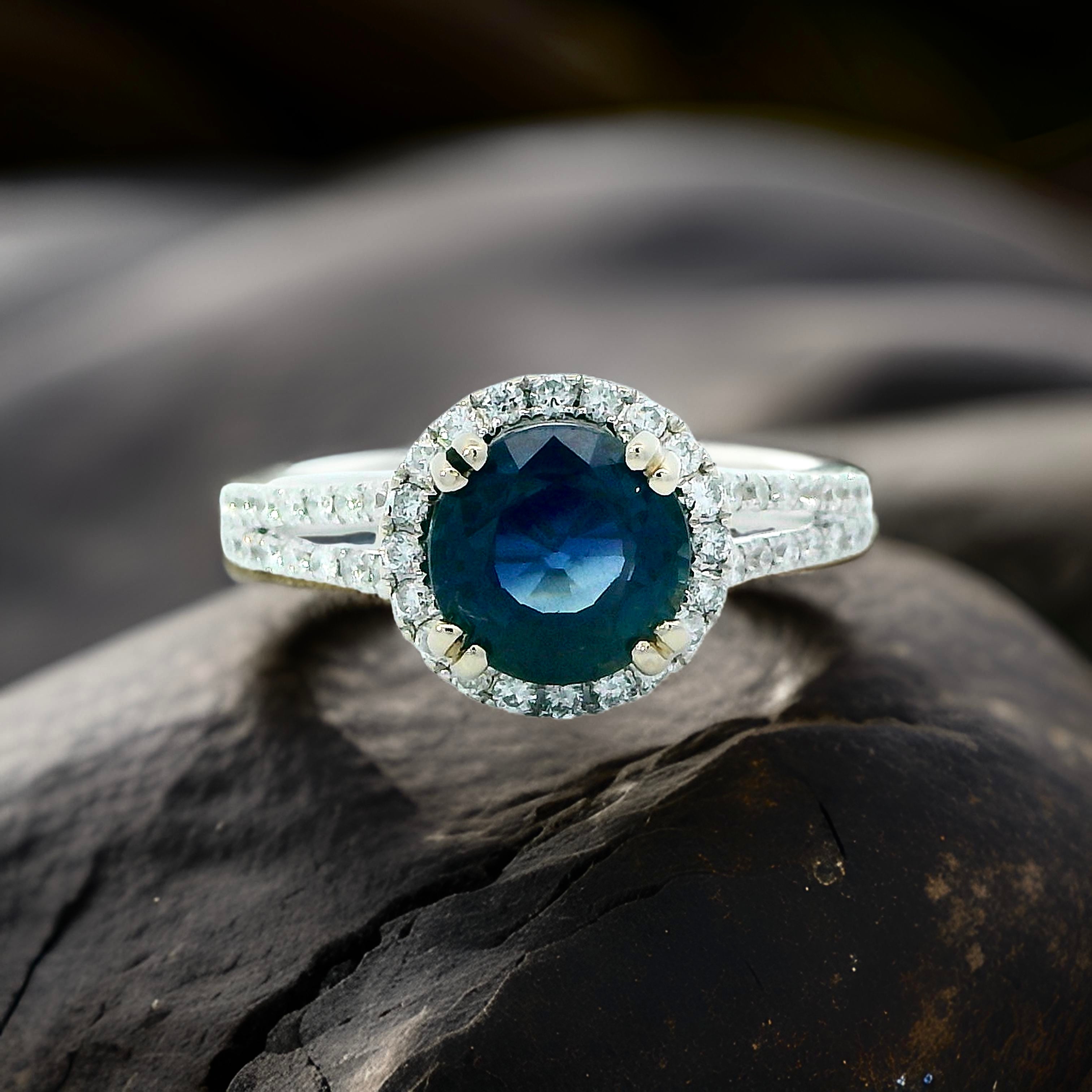 Venetti Halo Ring, 1 Round Sapphire 1.73ct, 98 Round Diamond 0.64ct G-H VS2-SI1, 18K White Gold 3.24g