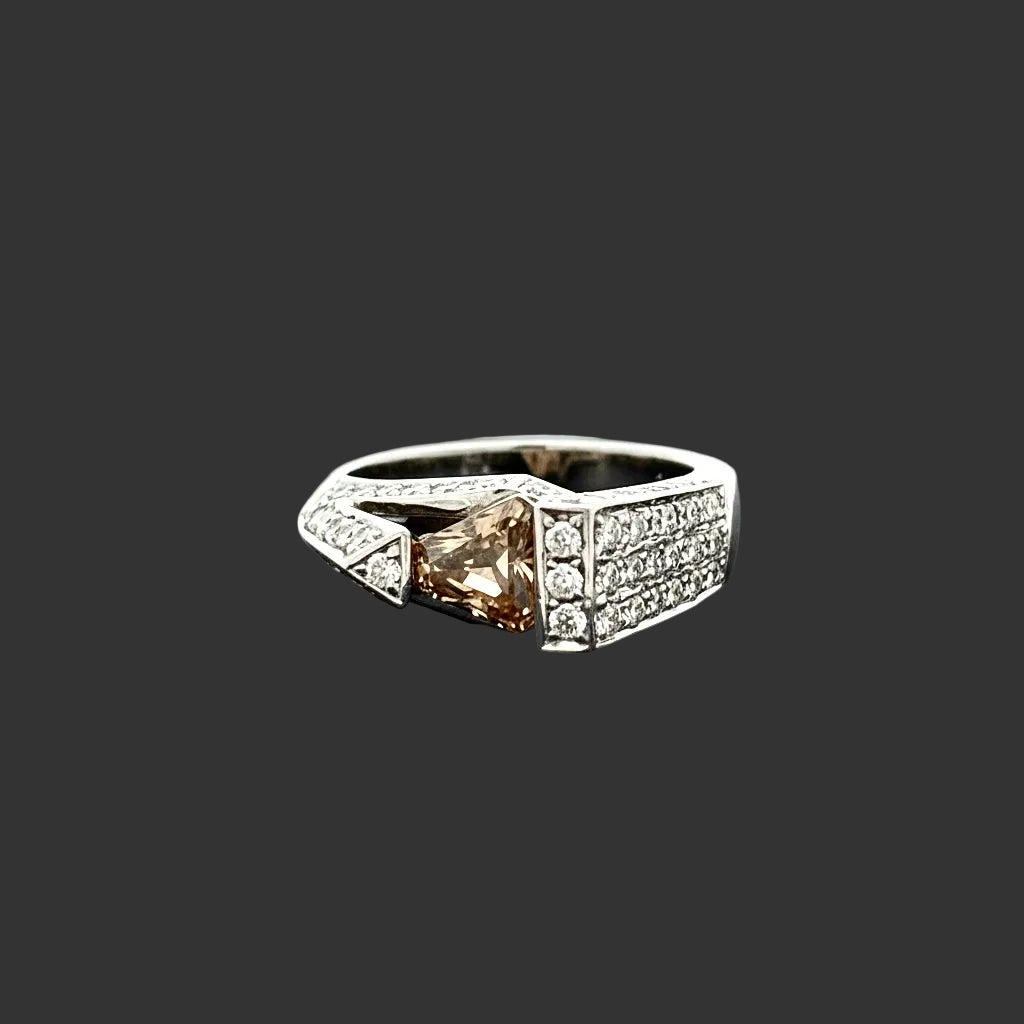 Estate Ring, 1 Trillion Cut Diamond 1.08 ct , Round Brilliant Cut Diamond 1.14 ct  G-H VS1-SI 18K White Gold 7.10g
