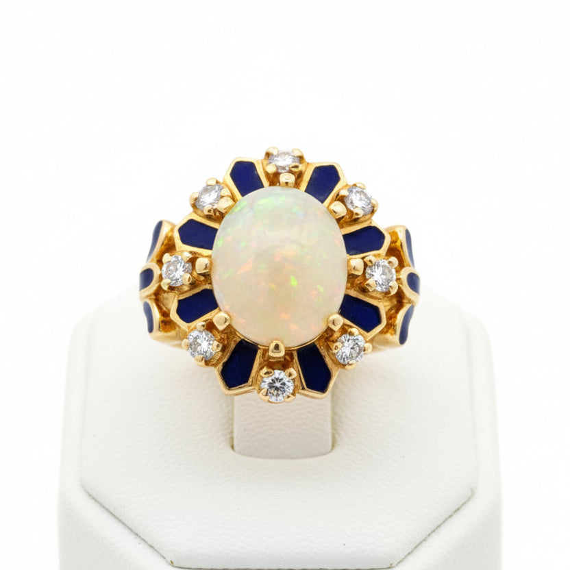Estate Ring, 8 Round Brilliant Cut Diamonds 0.40cttw H-I SI1-SI2, 1 Opal Cabochon 4.00ct, 14K Yellow Gold 9.40g. All Weights Estimated.