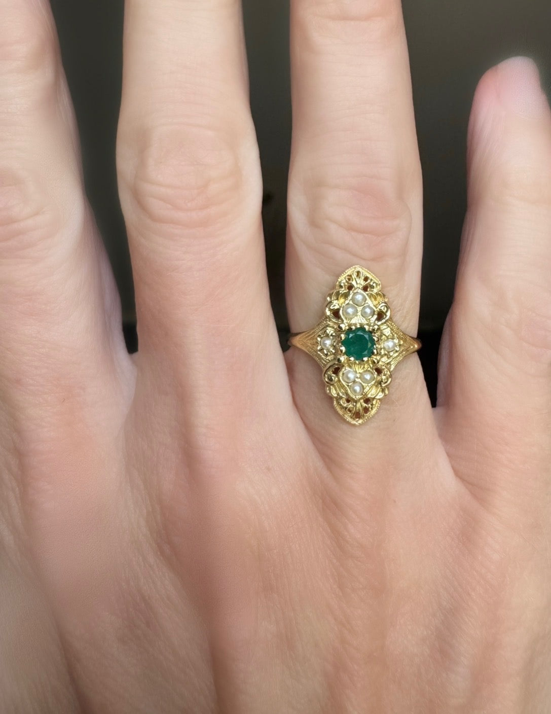 Vintage Ring, 1 Emerald  RD 0.20ct  18KT YG 3.80g ,All Weights Estimated
