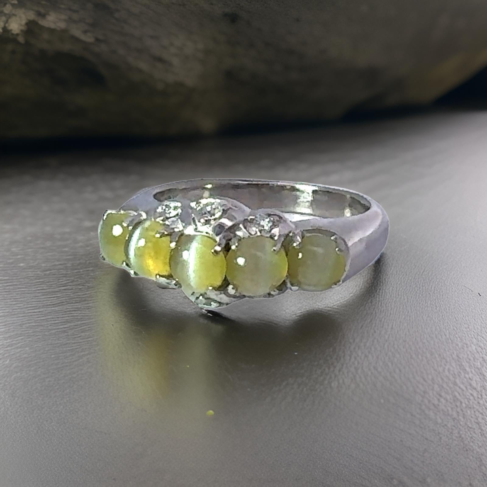 Estate Ring, 6 Round Diamond 0.12 cttw  H-I SI1-SI2,5 Cat's Eye Chrysoberyl Cabochon 2.96 cttw, Platinum 10.78g