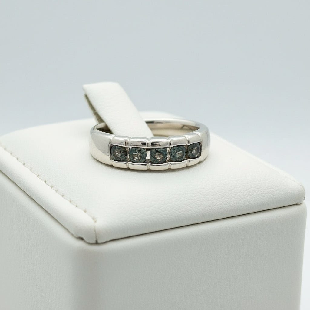 Estate Ring, 5 Alexandrite Rounds .53cttw Blue-Green to Purple-Pink, Platinum 9.01g. Weights Estimated